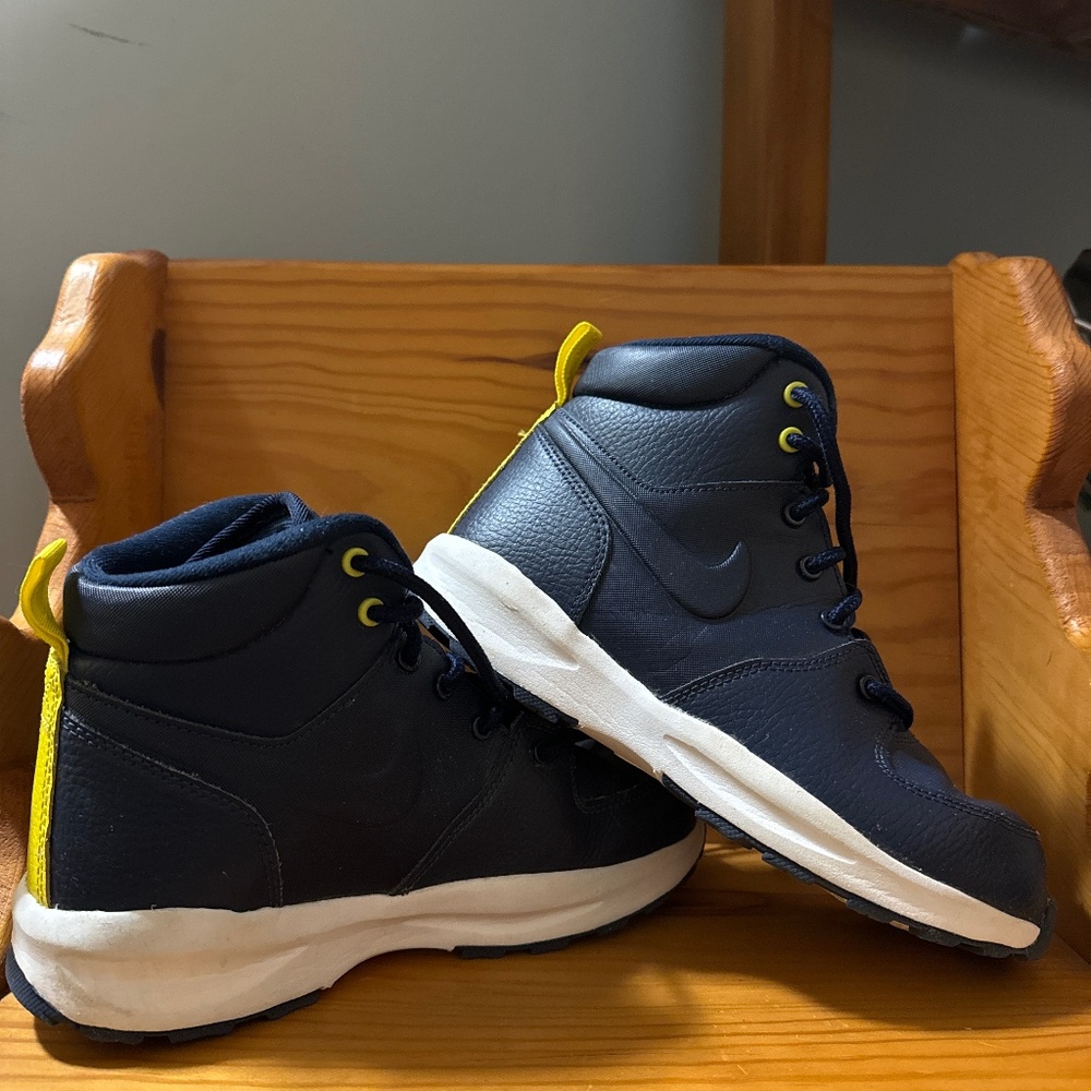 Nike kids boots